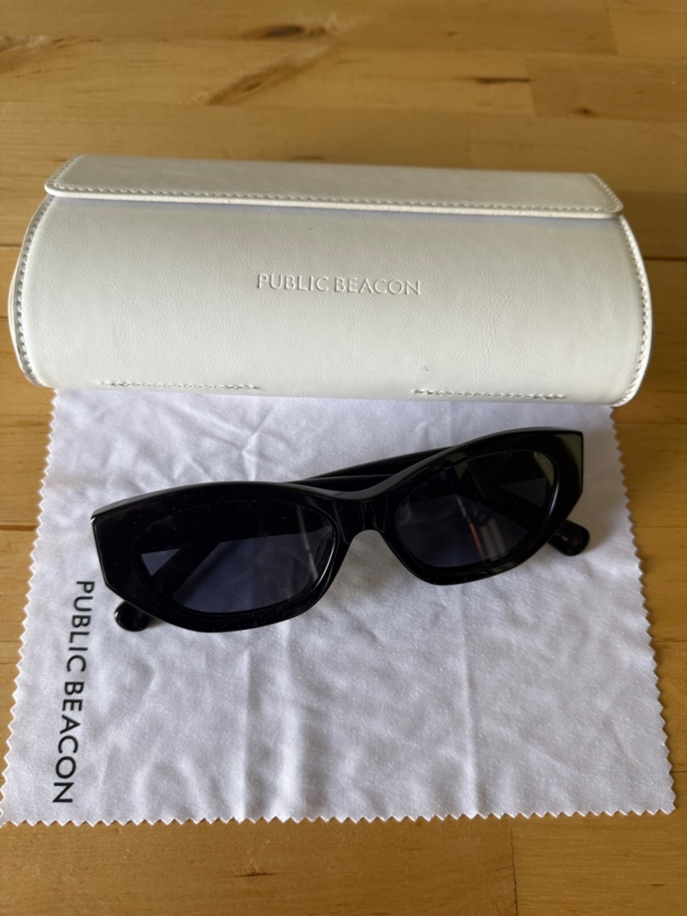 PUBLUC BEACON Black Sunglasses